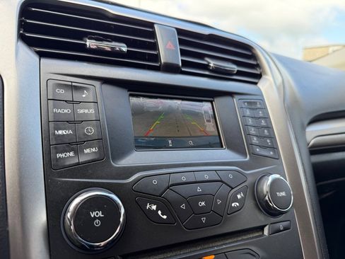 Used 2018 Ford Fusion SE image 31