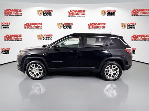 Used 2022 Jeep Compass Latitude AWD/4WD image 13