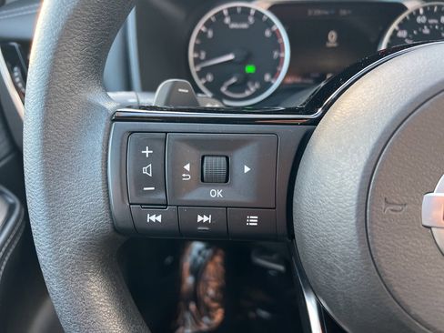 Used 2021 Nissan Rogue SV image 23