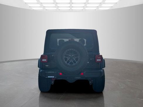 Used 2022 Jeep Wrangler Unlimited Rubicon w/ Xtreme Recon 35" Tire Package AWD/4WD image 6
