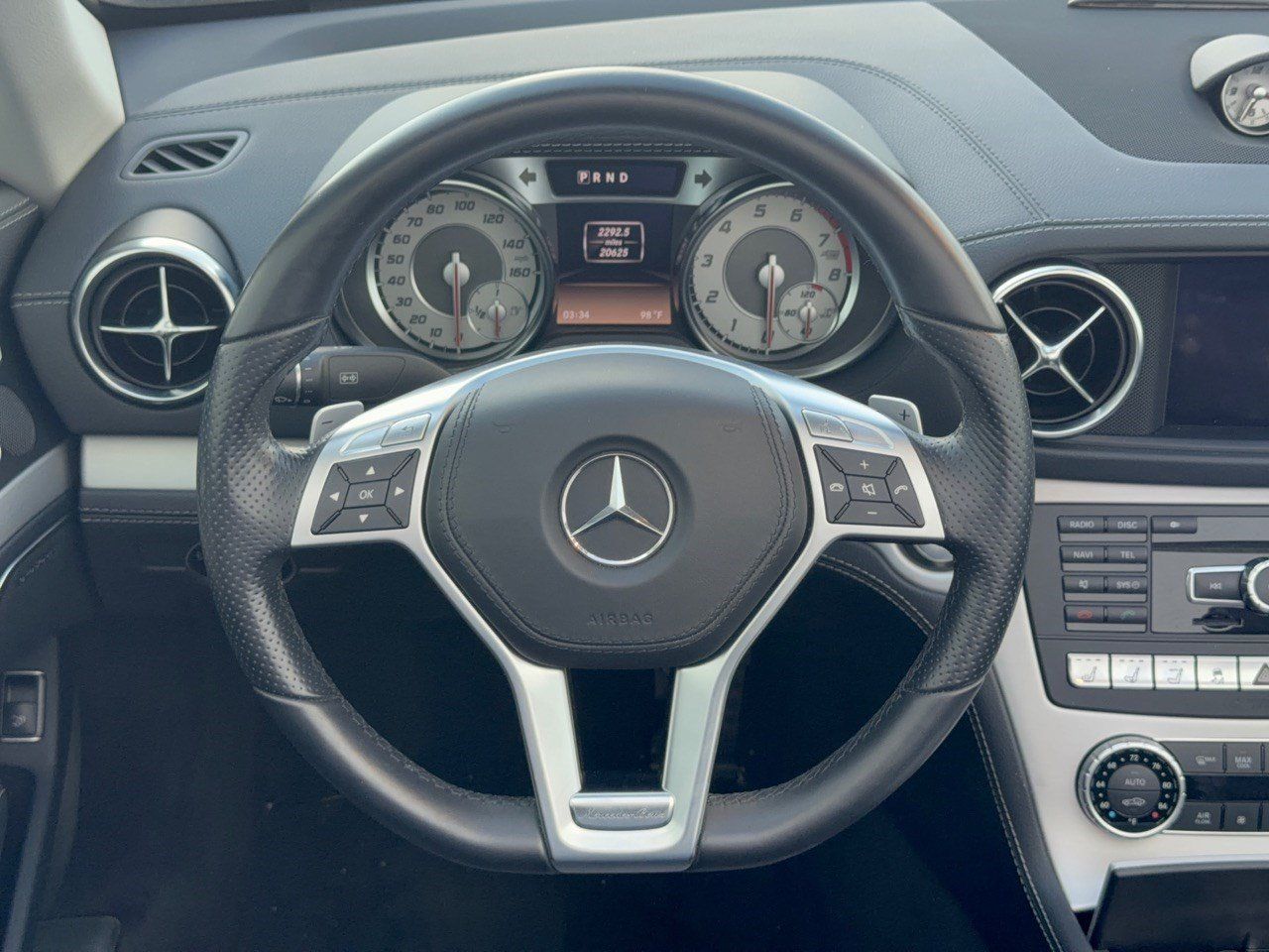 Used 2013 Mercedes-Benz SL 550 image 10