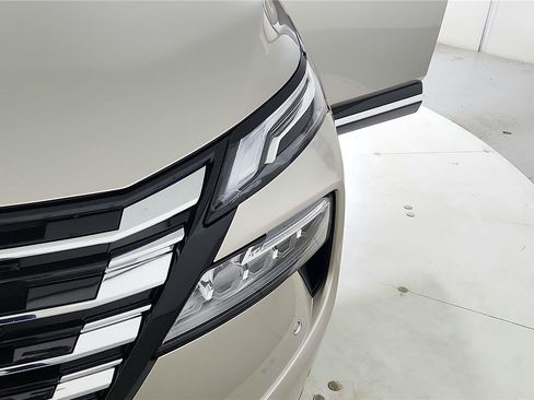 New 2026 Nissan Rogue Platinum w/ Platinum Premium Package image 17