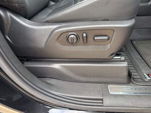 Used 2021 GMC Sierra 2500 Denali w/ Denali Black Diamond Edition image 22