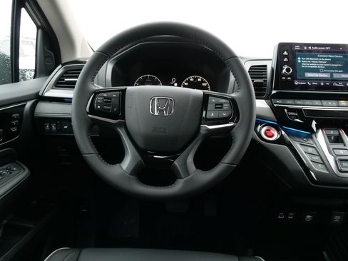 New 2026 Honda Odyssey Touring image 21