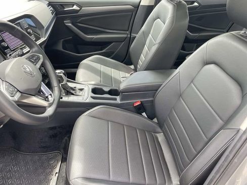 Used 2023 Volkswagen Jetta SE FWD image 22