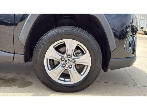 Certified 2022 Toyota RAV4 XLE AWD/4WD image 33
