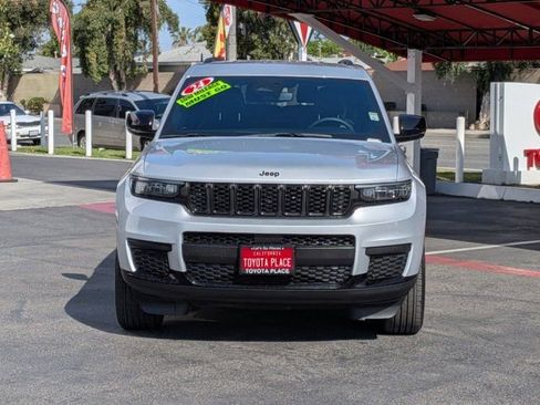Used 2024 Jeep Grand Cherokee L Laredo AWD/4WD image 2