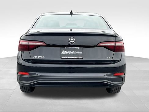 Used 2024 Volkswagen Jetta SE image 6