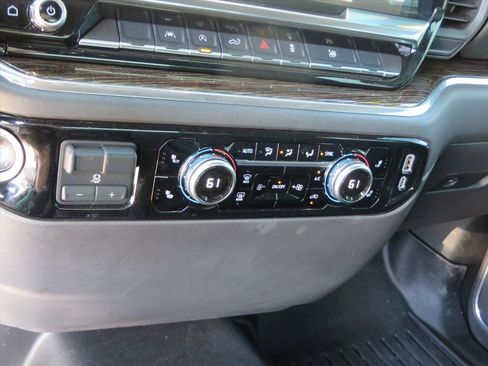 Used 2025 GMC Sierra 1500 Elevation image 27