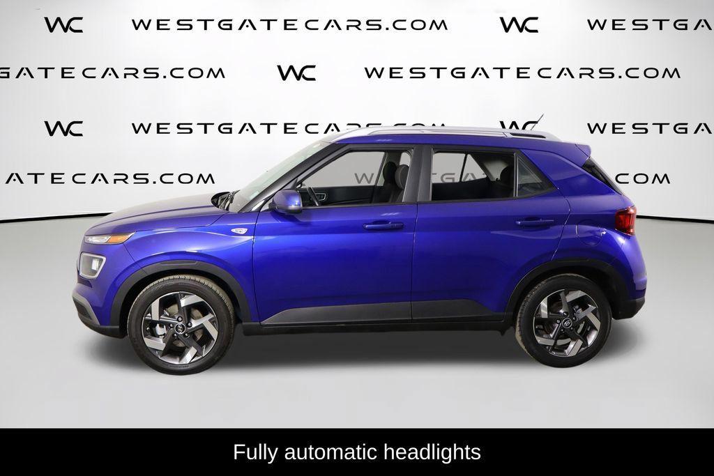 Used 2025 Hyundai Venue SEL FWD image 5