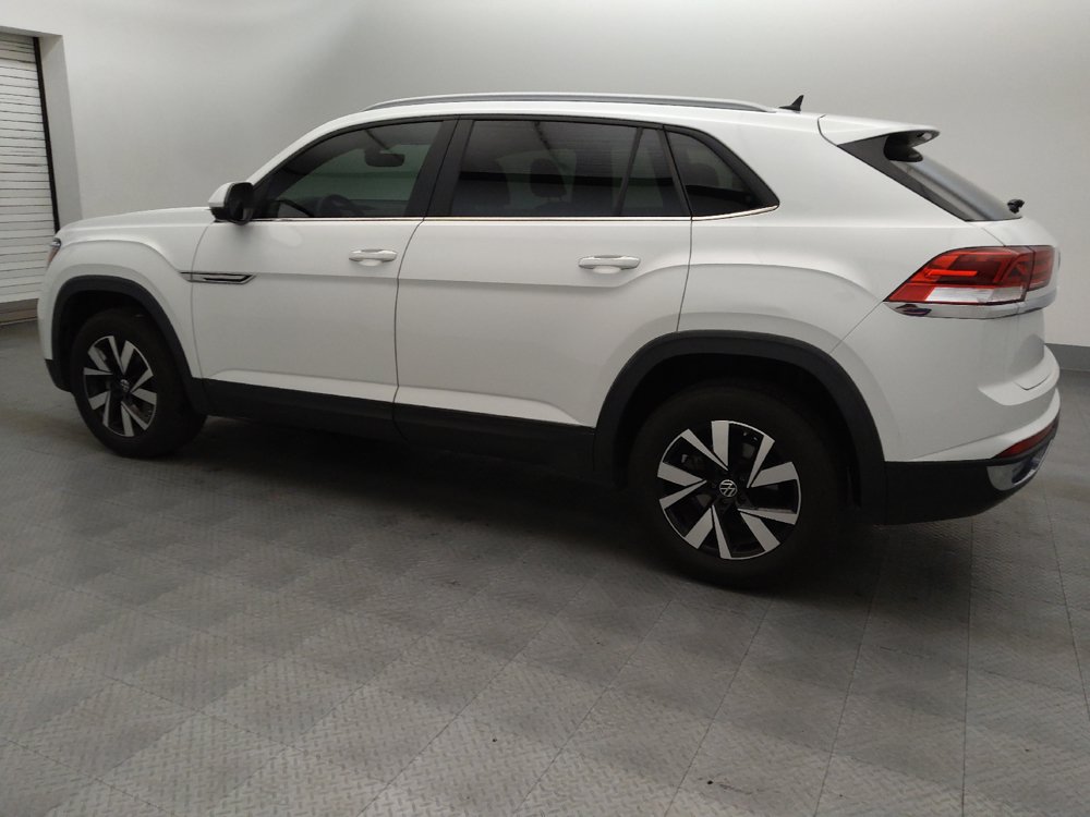 Used 2021 Volkswagen Atlas Cross Sport SE FWD image 3