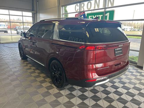 Used 2022 Kia Carnival SX image 4