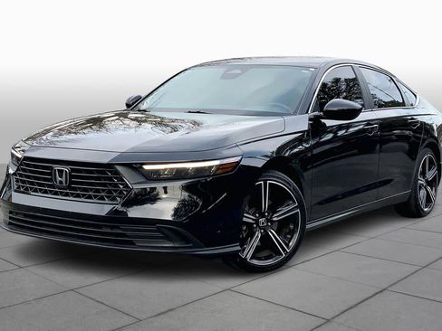 Used 2024 Honda Accord Sport image 2