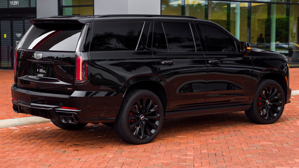Used 2026 Cadillac Escalade V w/ LPO, ONYX Package AWD/4WD image 7
