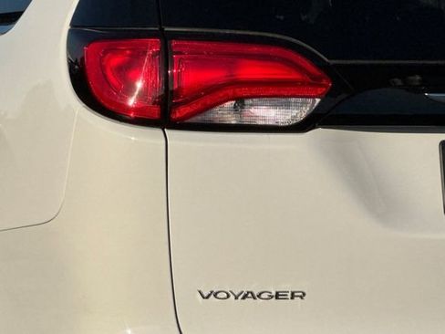 Used 2024 Chrysler Voyager LX image 32