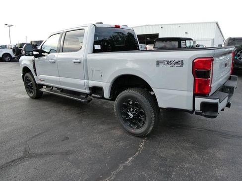 New 2026 Ford F250 Lariat w/ Black Appearance Package AWD/4WD image 8