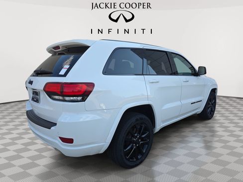 Used 2020 Jeep Grand Cherokee Altitude AWD/4WD image 5