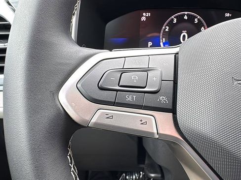 New 2026 Volkswagen Taos SE image 17