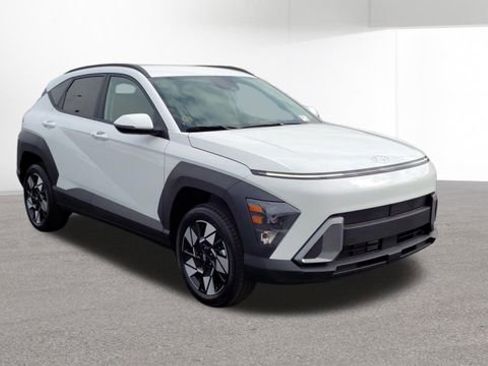 Used 2025 Hyundai Kona SEL AWD/4WD image 2