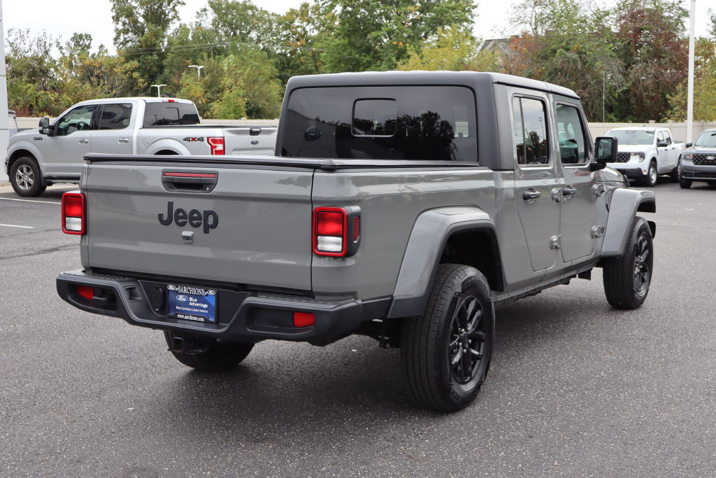 Used 2022 Jeep Gladiator Sport AWD/4WD image 3