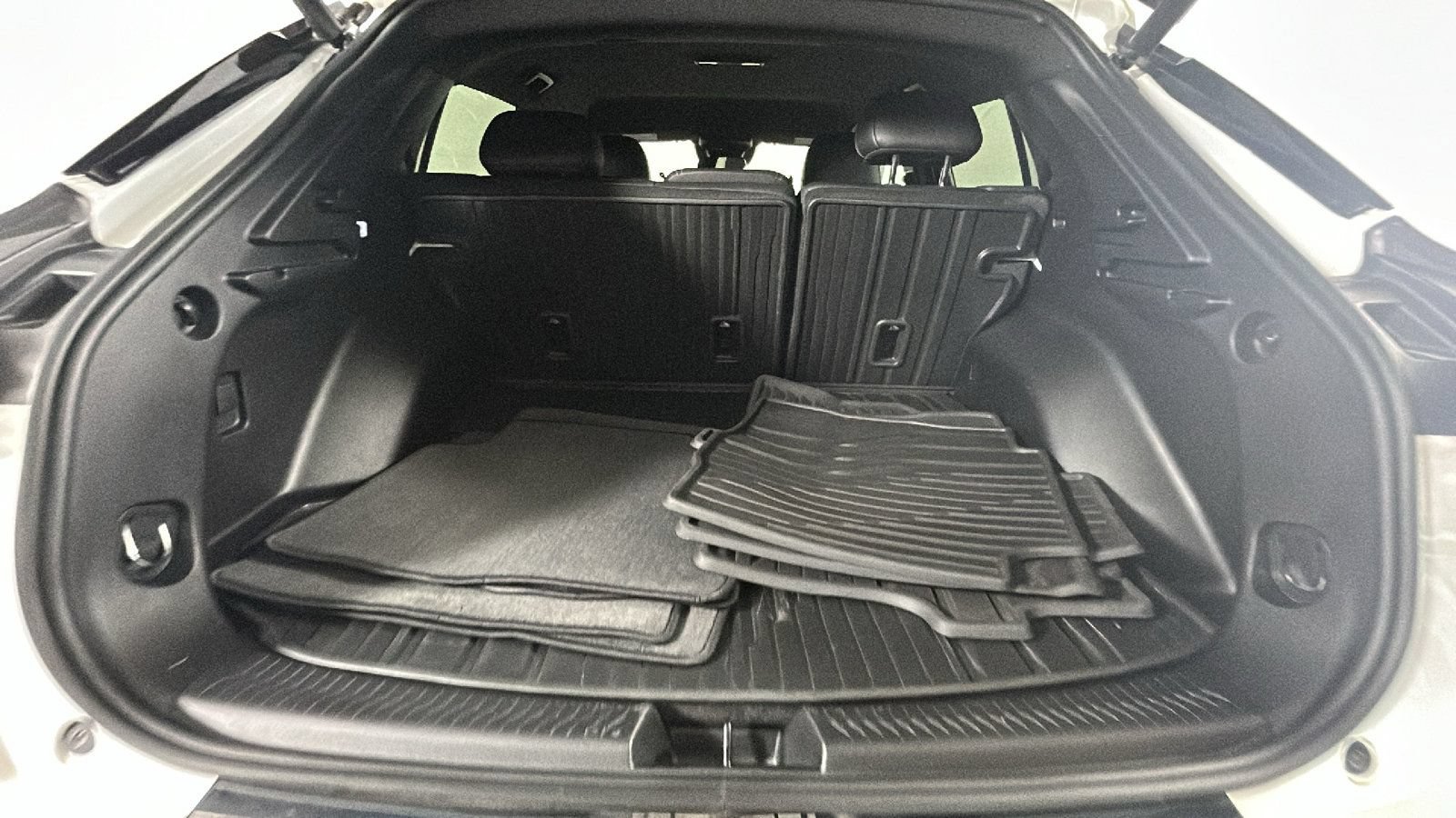 Used 2024 Chevrolet Equinox EV LT w/ LPO, All-Weather Mat Package FWD image 28