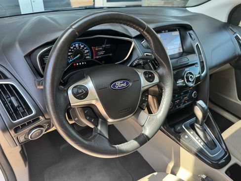 Used 2018 Ford Focus Electric Hatchback FWD image 18