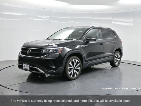 Used 2023 Volkswagen Taos SE w/ Panoramic Sunroof Package image 68