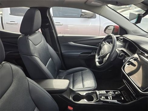 Used 2022 Chevrolet Bolt EUV Premier w/ Sun & Sound Package image 2