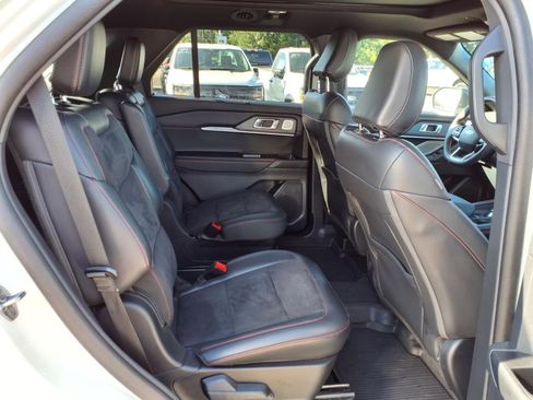 Certified 2025 Ford Explorer ST image 6