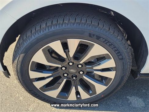 New 2025 Ford Expedition Platinum w/ Driver's Package image 14