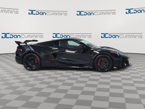 New 2026 Chevrolet Corvette Z06 w/ Z07 Performance Package RWD image 2