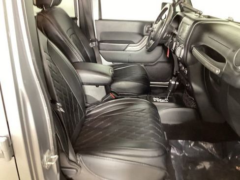 Used 2017 Jeep Wrangler Unlimited Sport AWD/4WD image 33