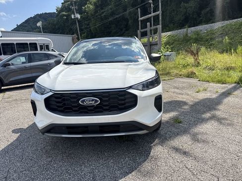 New 2025 Ford Escape ST-Line w/ Tech Pack #1 AWD/4WD image 2