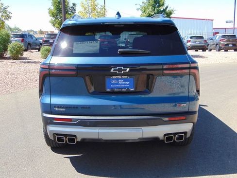 Used 2024 Chevrolet Traverse Z71 w/ Enhanced Driving Package AWD/4WD image 5