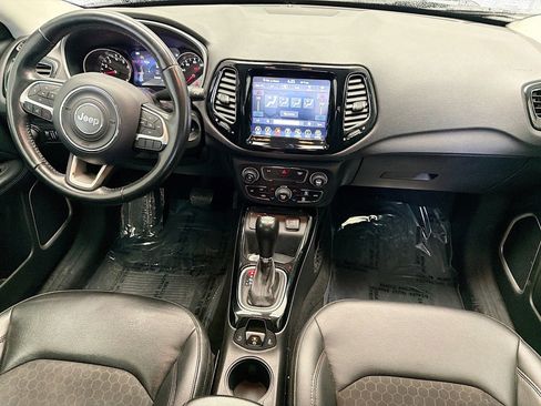 Used 2019 Jeep Compass Latitude FWD image 11