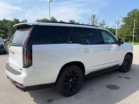 Certified 2023 Cadillac Escalade Sport Platinum w/ LPO, ONYX Package AWD/4WD image 4