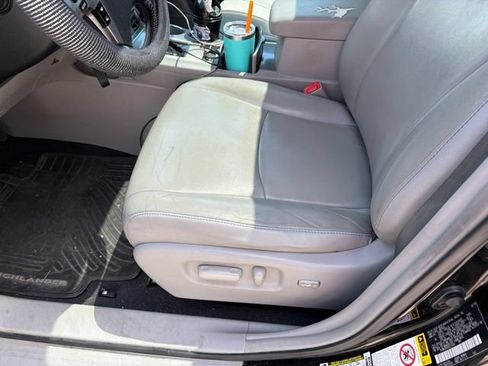 Used 2013 Toyota Highlander SE AWD/4WD image 3