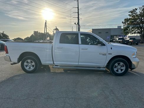 Used 2020 RAM 1500 Classic SLT w/ Luxury Group RWD image 4