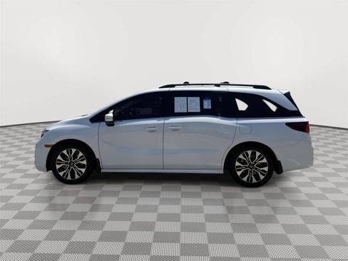 Certified 2025 Honda Odyssey Elite image 3