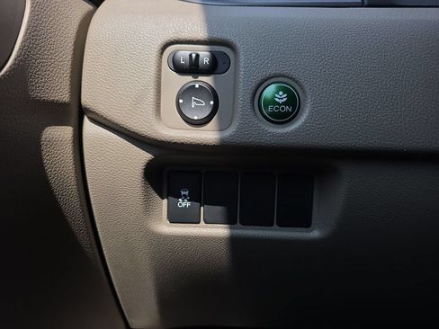 Used 2018 Honda Pilot EX image 41