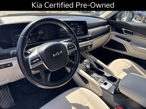 Certified 2024 Kia Telluride EX w/ EX Captain's Chair Package FWD image 13