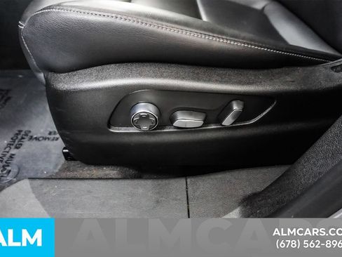 Used 2025 Cadillac XT4 Premium Luxury FWD image 31