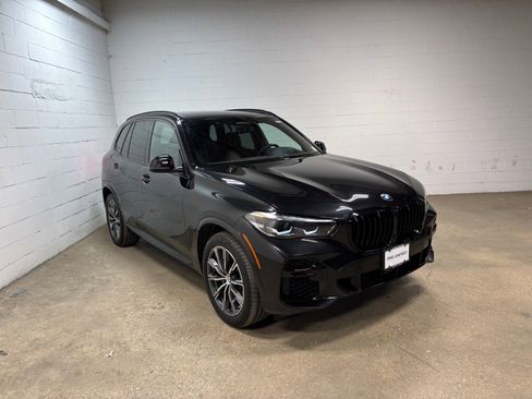 Used 2023 BMW X5 xDrive40i w/ M Sport Package AWD/4WD image 4