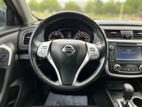 Used 2016 Nissan Altima 2.5 SV w/ Convenience Package image 14