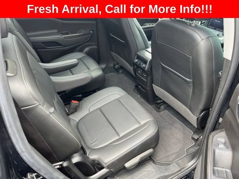 Used 2021 GMC Acadia SLT w/ Preferred Package FWD image 9
