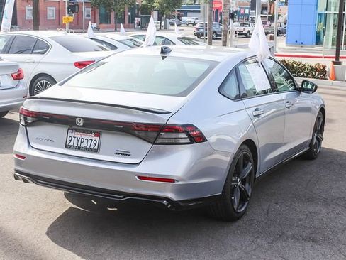 Used 2025 Honda Accord Sport image 5