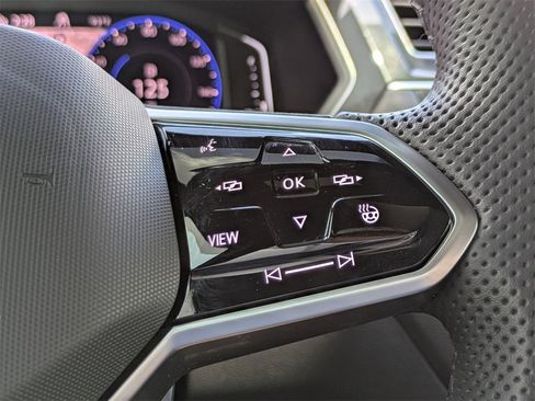 Used 2023 Volkswagen Tiguan SEL R-Line image 24