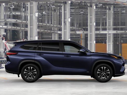 New 2026 Toyota Highlander XLE image 12