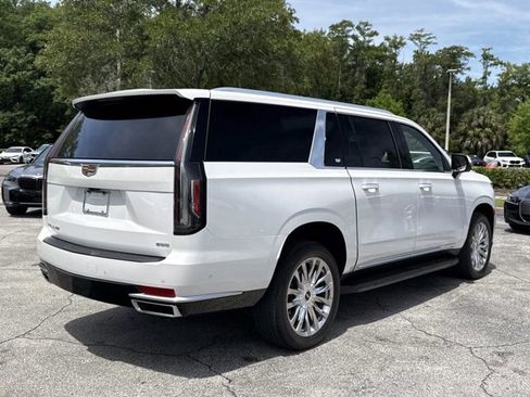 Used 2022 Cadillac Escalade ESV Premium Luxury AWD/4WD image 3