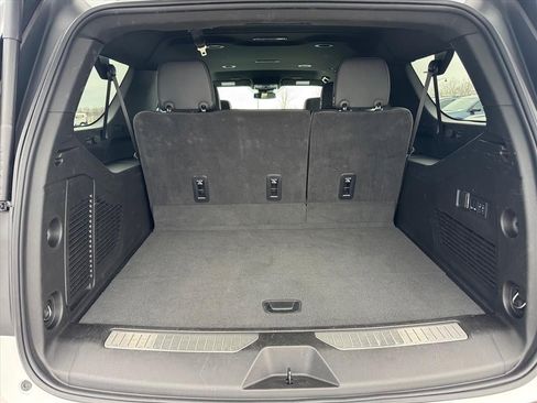 Used 2025 GMC Yukon XL Denali image 4